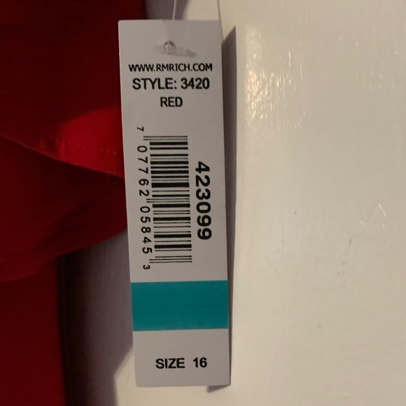 Wide legged red jumpsuit. Rhinestone shoulder strap. Looks like a gown. Size 16 - Picture 11 of 12